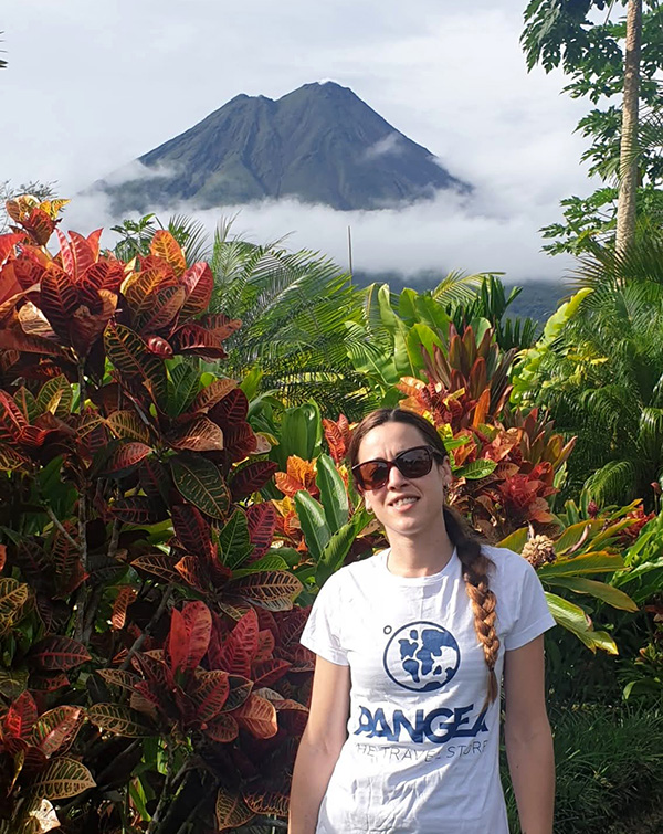 Volcán-costa-rica-Maria-covid