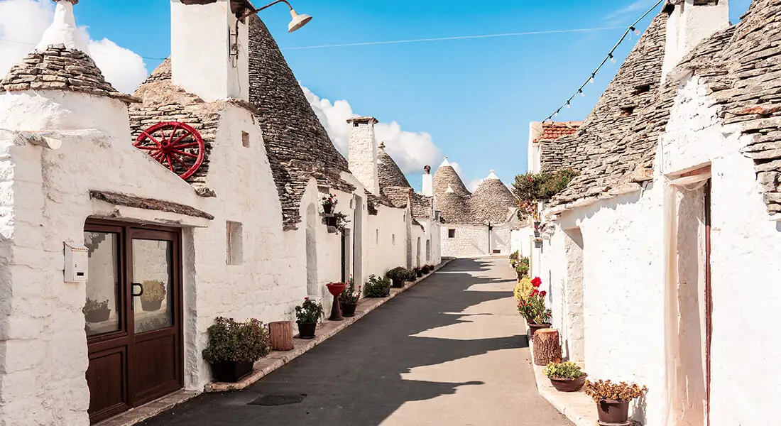 alberobello-blog.webp - Pangea Viajes