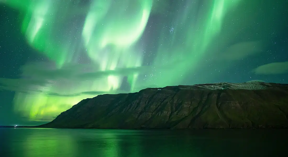 blog-auroras-fiordos-islandia.webp - Pangea Viajes