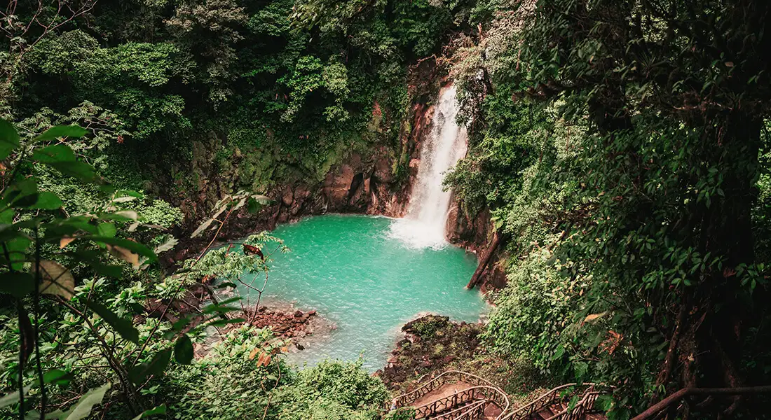 blog-catarata-rio-celeste.webp - Pangea Viajes