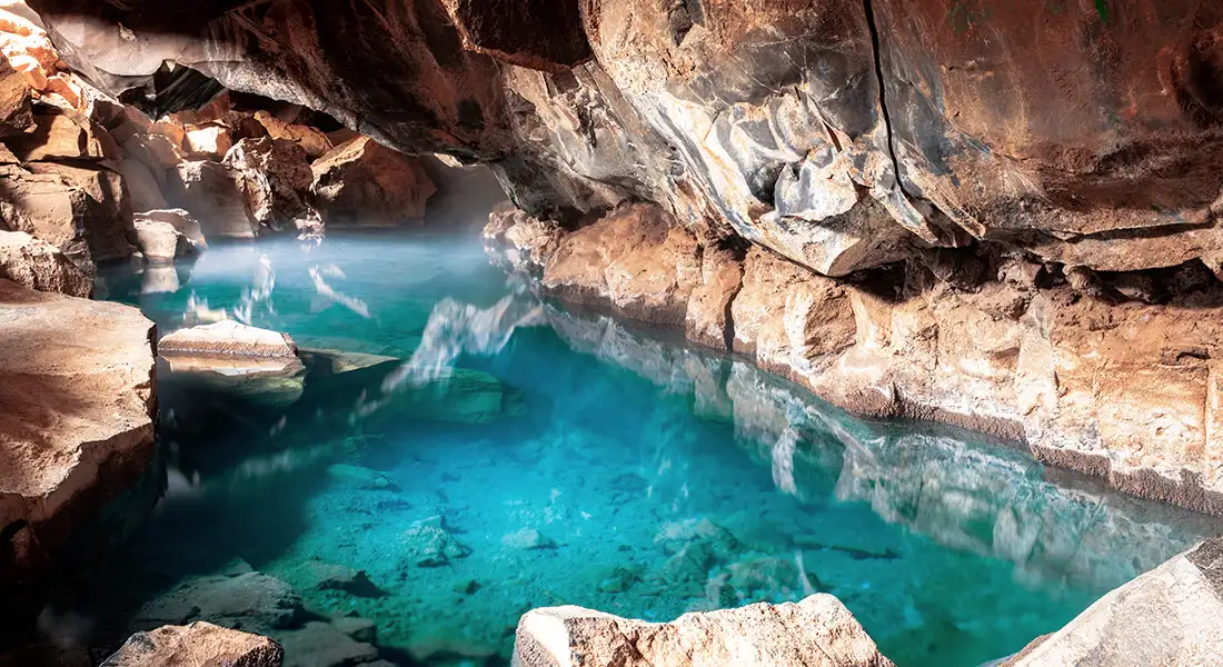 blog-got-cuevas-glaciares-volcanes.webp - Pangea Viajes