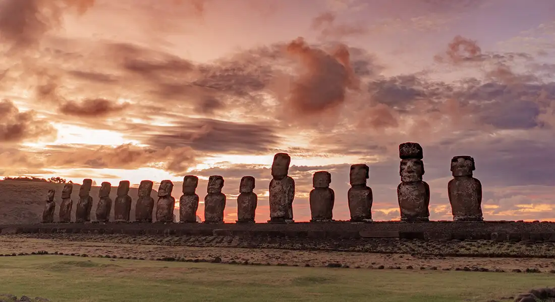 blog-los-moais-rapa-nui.webp - Pangea Viajes