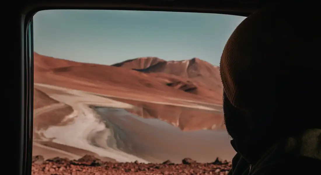 Paisaje visto desde el interior de un vehículo