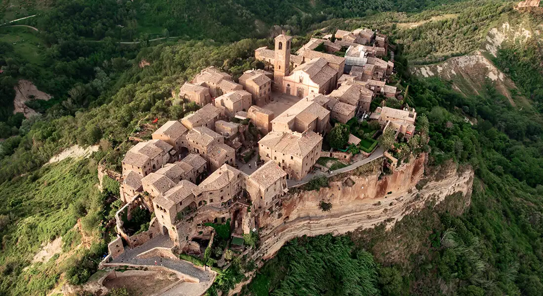 civita-di-bagnoregio-blog.webp - Pangea Viajes
