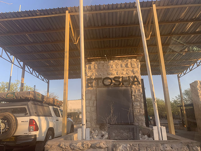 entrada-etosha-safari