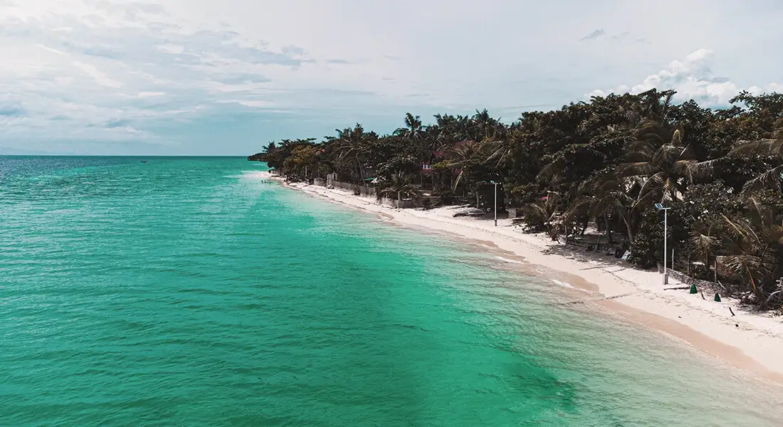 moalboal-beach-blog.webp - Pangea Viajes