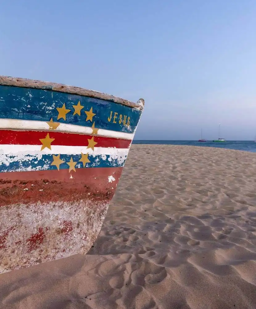 oferta-viaje-cabo-verde-barca.webp - Pangea Viajes