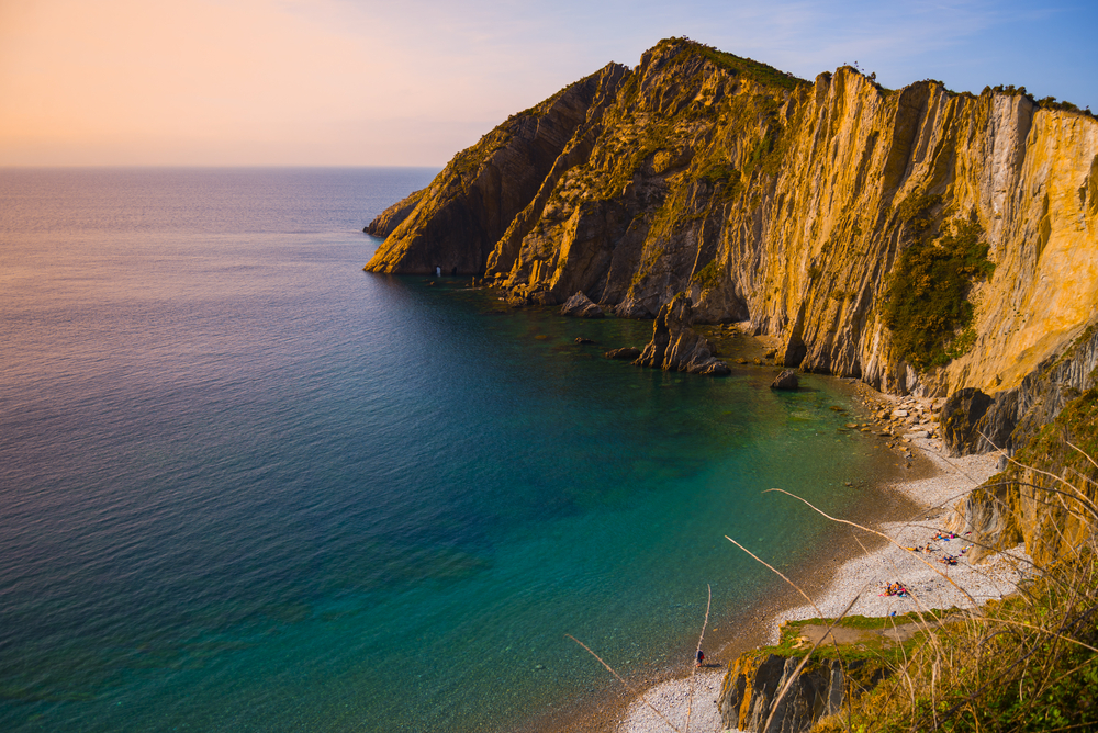 Las 10 mejores playas de Asturias... ¡Y no solo para darse un baño!