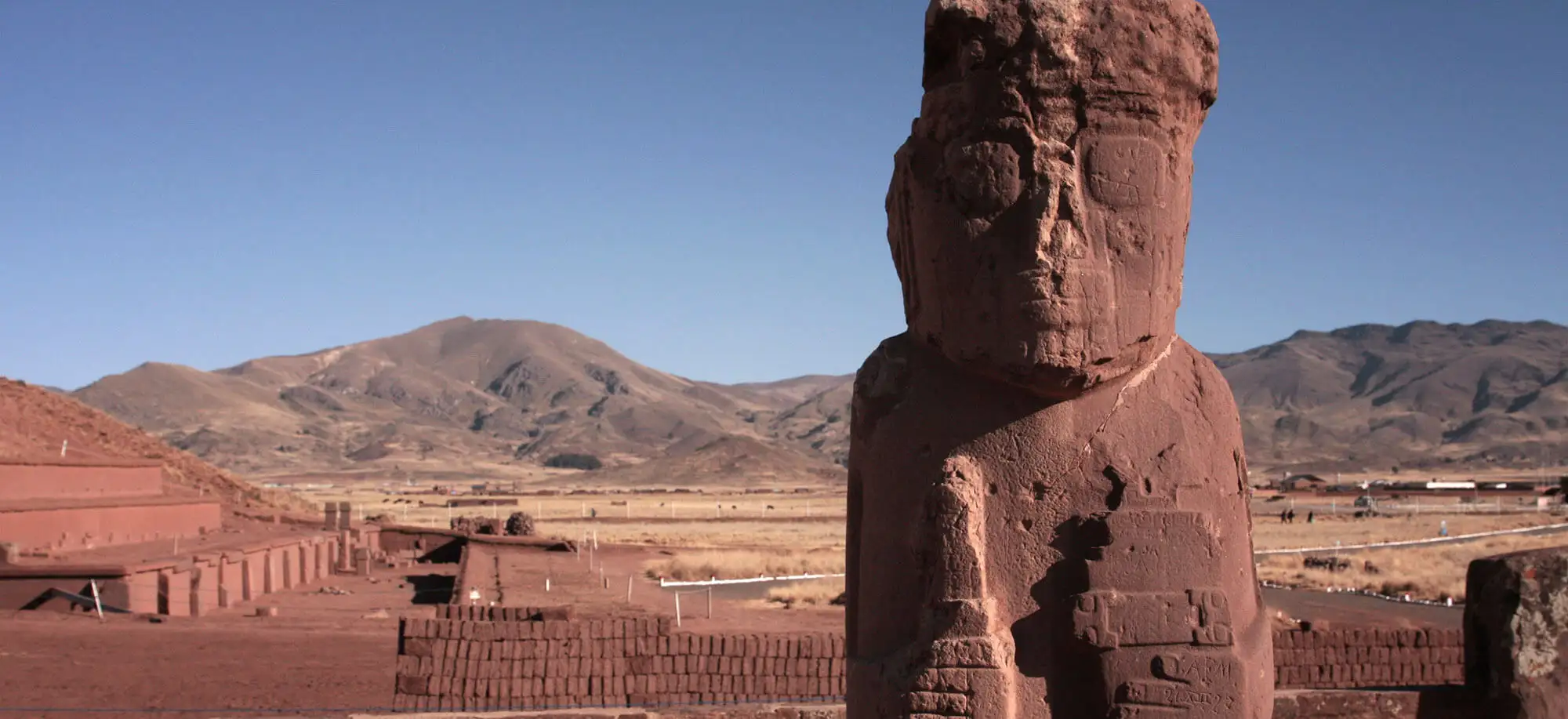 image-viajar-a-bolivia-tiahuanaku-g3.webp - Pangea Viajes