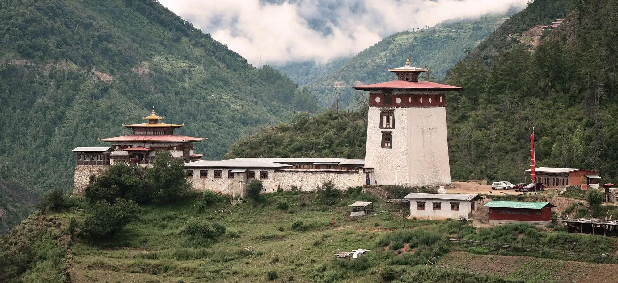 image-viajar-a-butan-dzong-tashichoe-g2.webp - Pangea Viajes