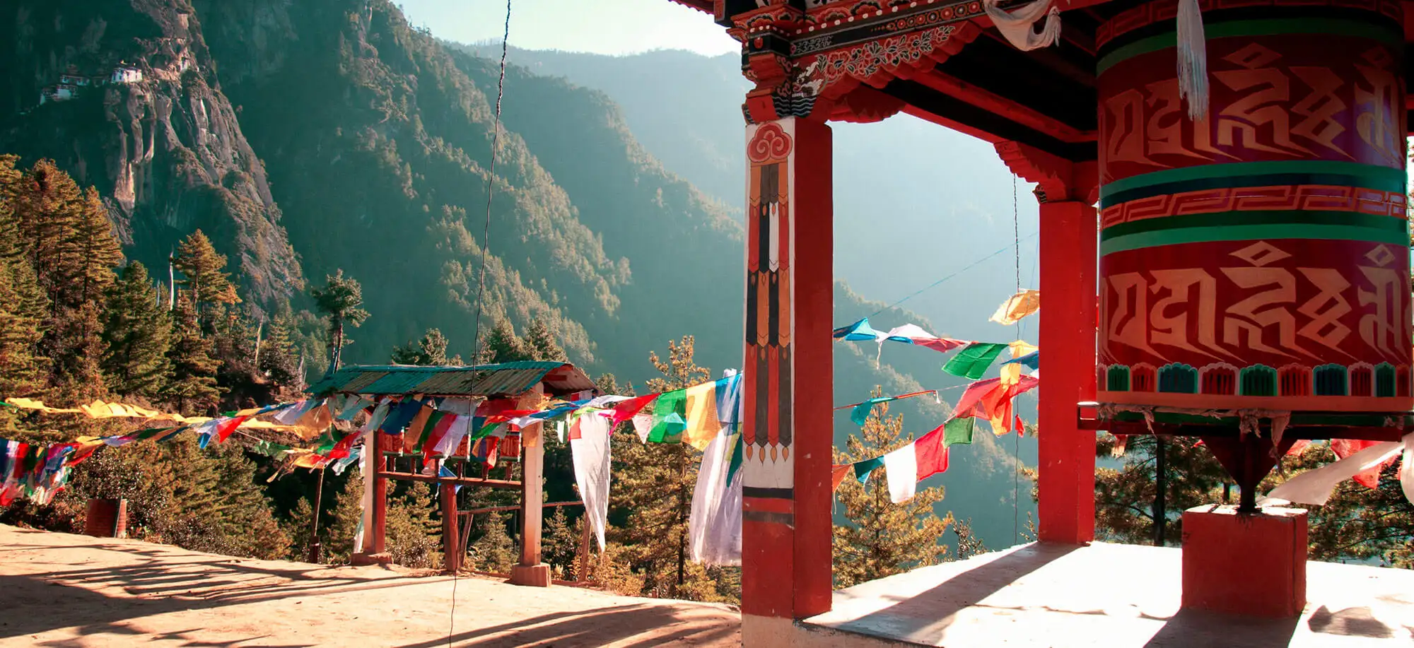 image-viajar-a-butan-monasterio-de-taktshang-g1.webp - Pangea Viajes