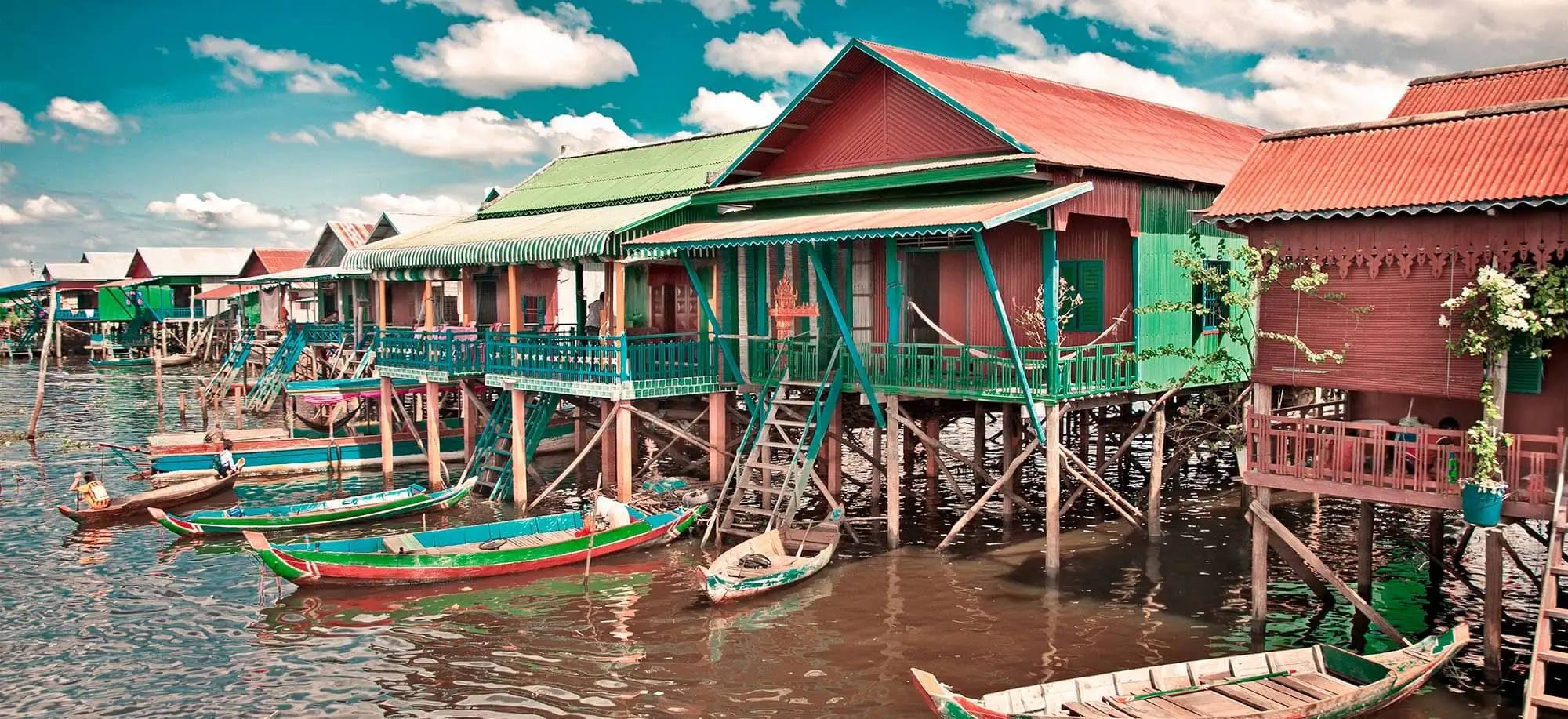 image-viajar-a-camboya-lago-tonle-sap-g1+.webp - Pangea Viajes