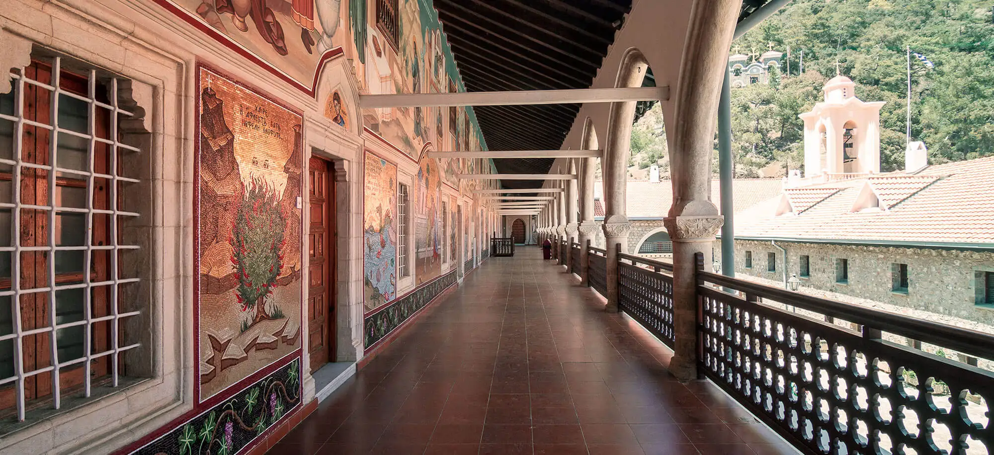 image-viajar-a-chipre-el-macizo-de-toodros-g2.webp - Pangea Viajes