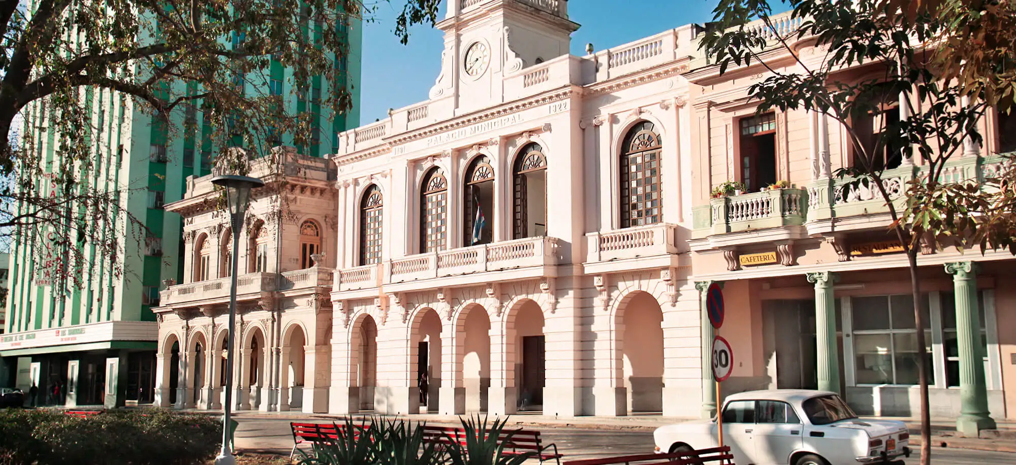 image-viajar-a-cuba-santa-clara-g1.webp - Pangea Viajes