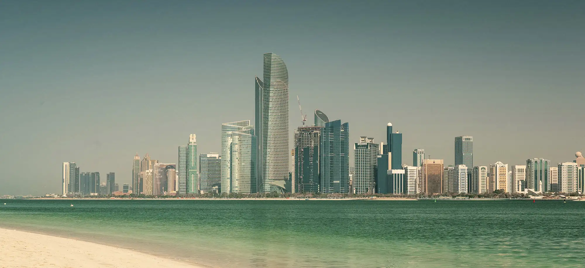 image-viajar-a-emiratos-arabes-abu-dhabi-g1.webp - Pangea Viajes