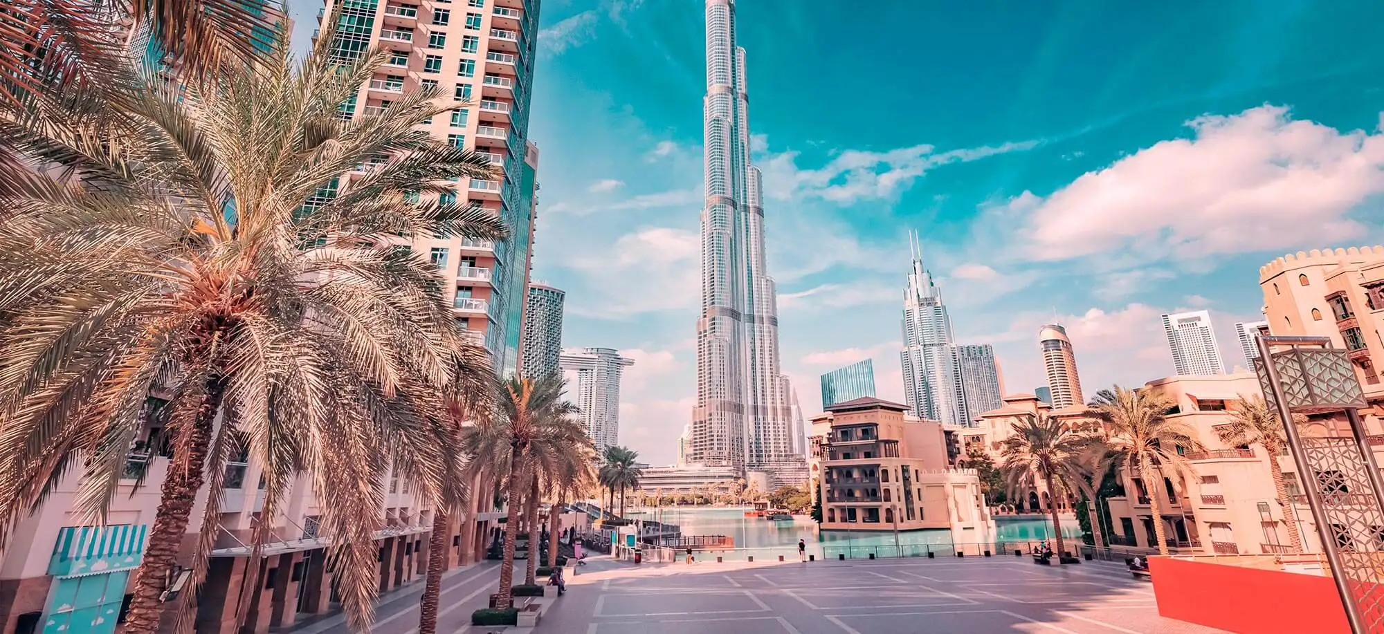 image-viajar-a-emiratos-arabes-burj-khalifa-g3.webp - Pangea Viajes