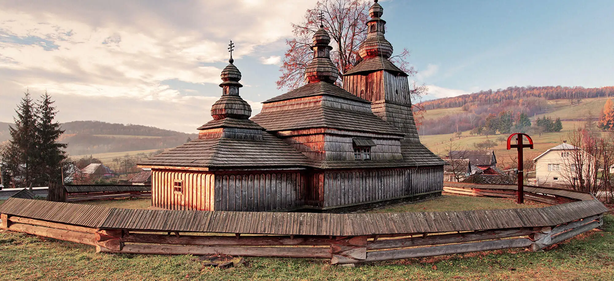 image-viajar-a-eslovaquia-iglesias de madera-g-2.webp - Pangea Viajes