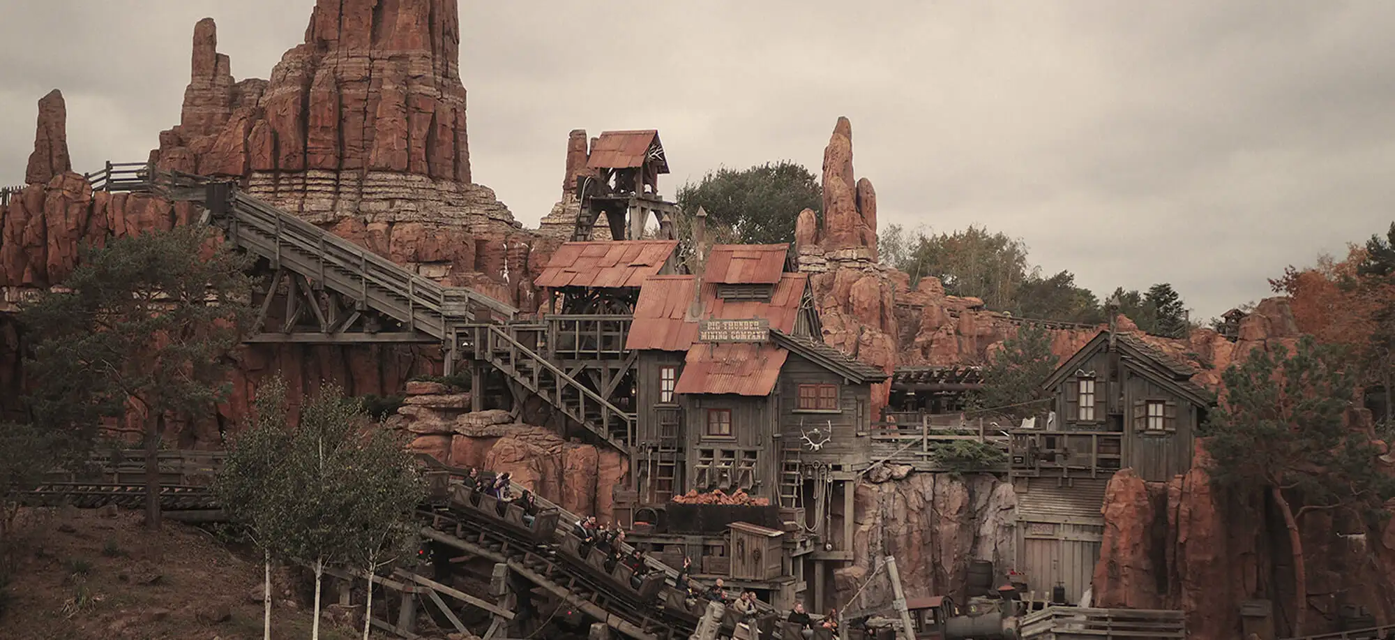 image-viajar-a-francia-disneyland-g-2.webp - Pangea Viajes