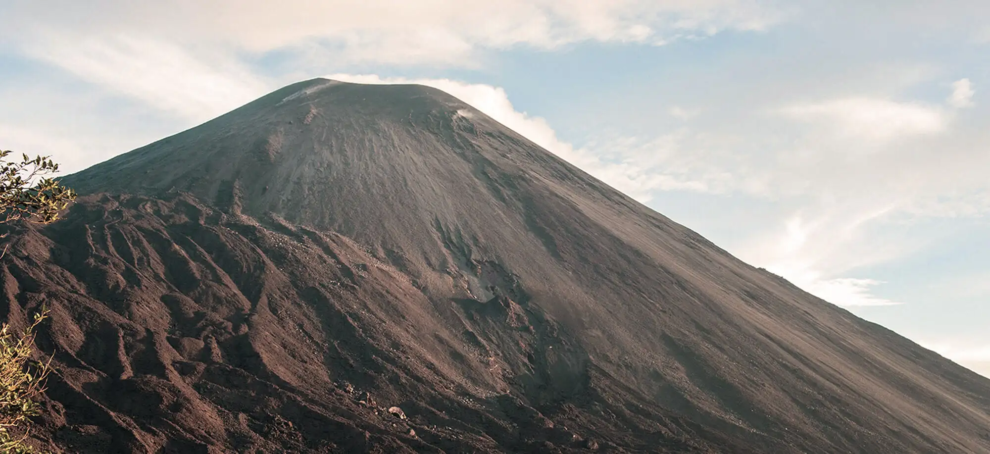 image-viajar-a-guatemala-volcan pacaya-g-2.webp - Pangea Viajes