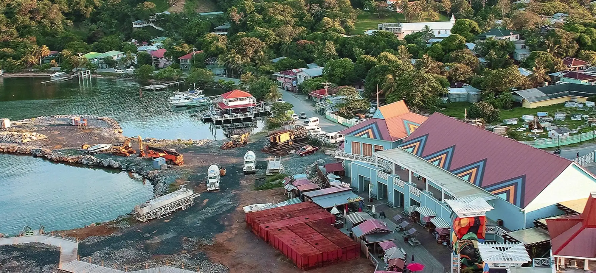 image-viajar-a-honduras-roatan-g-1.webp - Pangea Viajes