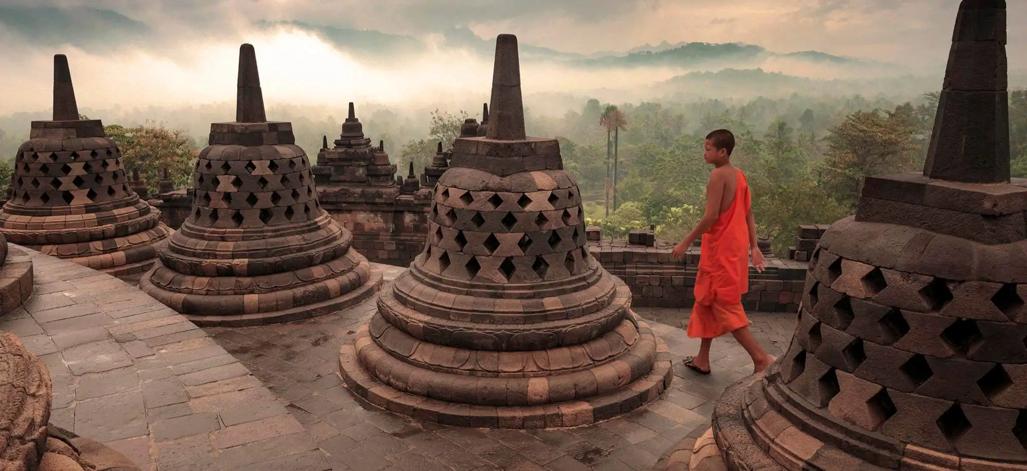 image-viajar-a-indonesia-templo-de-borobudur-g2.webp - Pangea Viajes