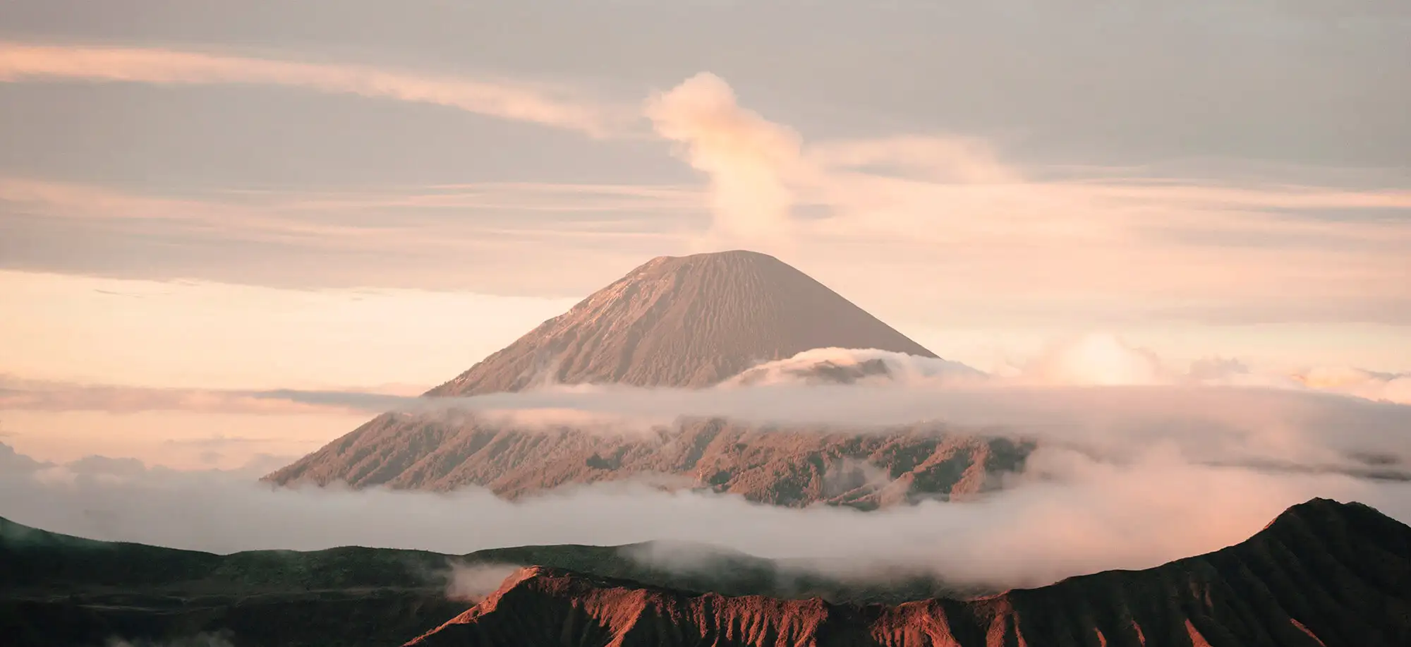 image-viajar-a-indonesia-volcanes-g3.webp - Pangea Viajes