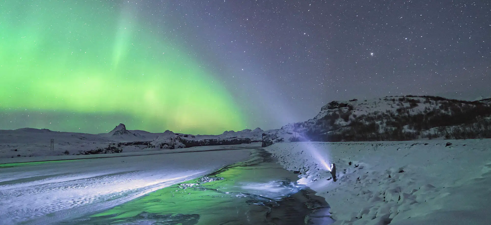 image-viajar-a-islandia-auroras-boreales-g2.webp - Pangea Viajes