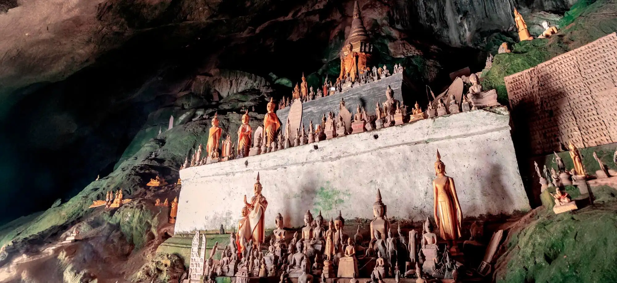 image-viajar-a-laos-cuevas-de-pak-ou-g-1.webp - Pangea Viajes