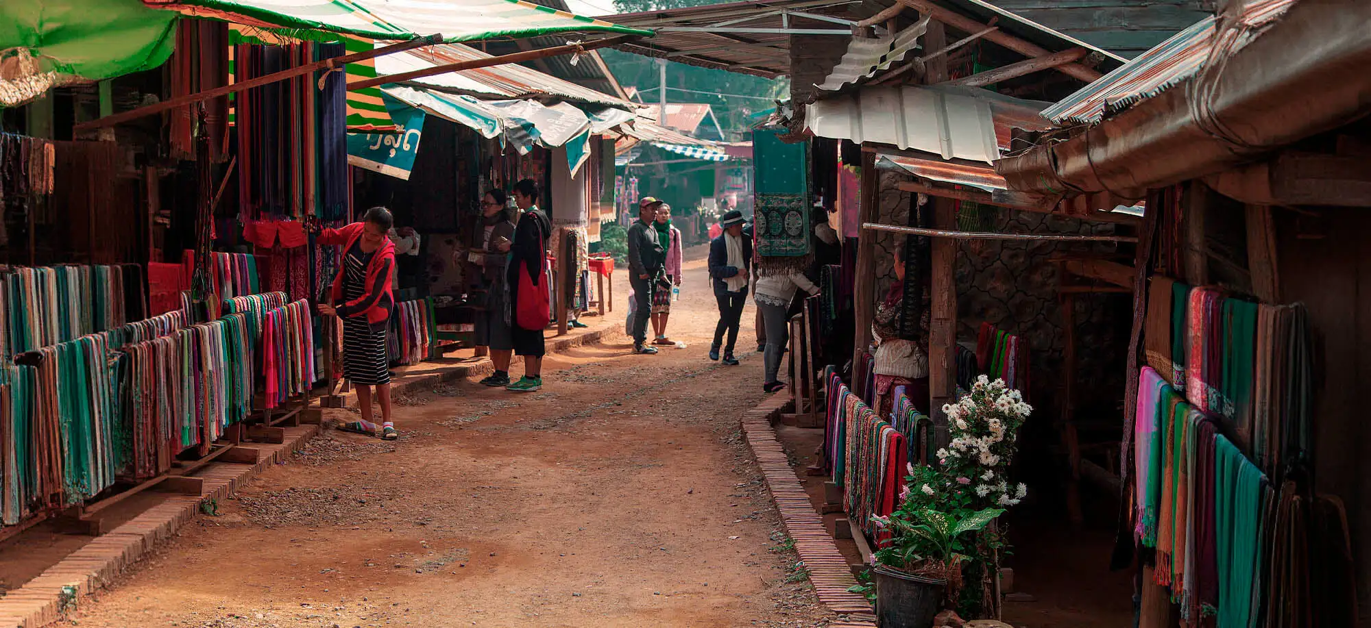 image-viajar-a-laos-poblado-ban-xang-hai-g-1.webp - Pangea Viajes