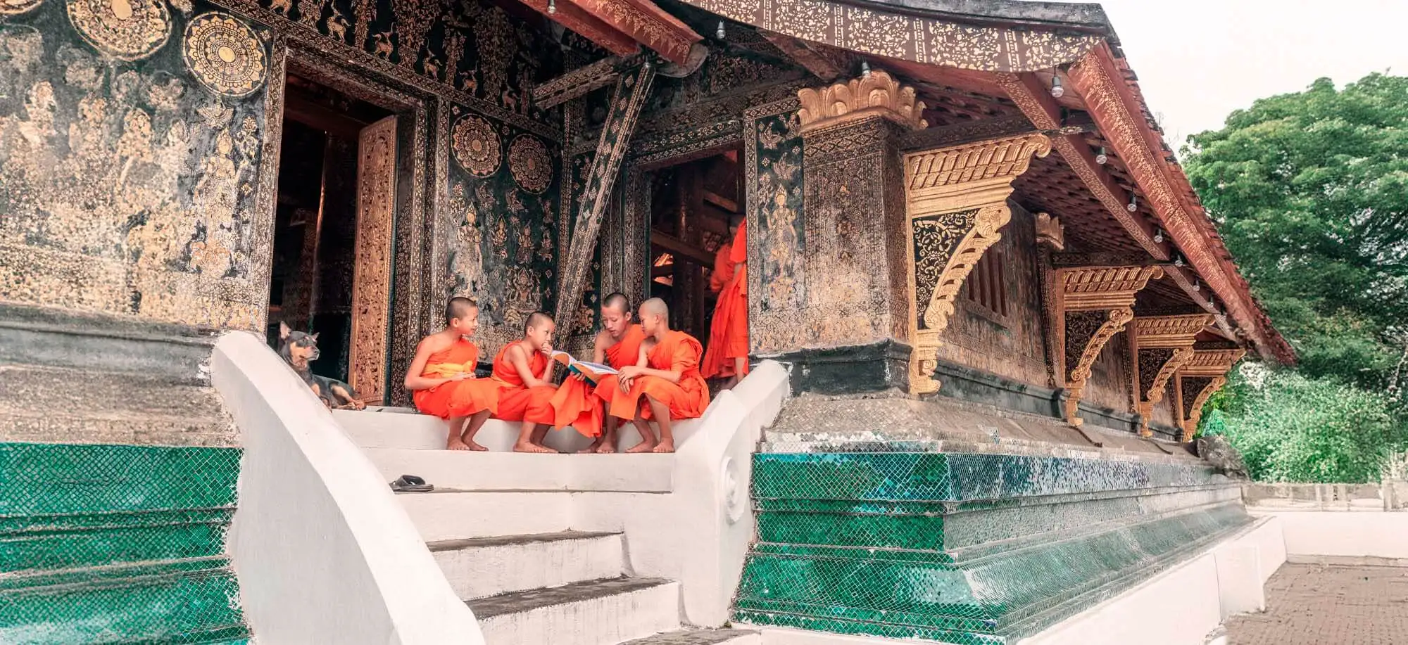 image-viajar-a-laos-templo-wat-xieng-thong-g-1.webp - Pangea Viajes