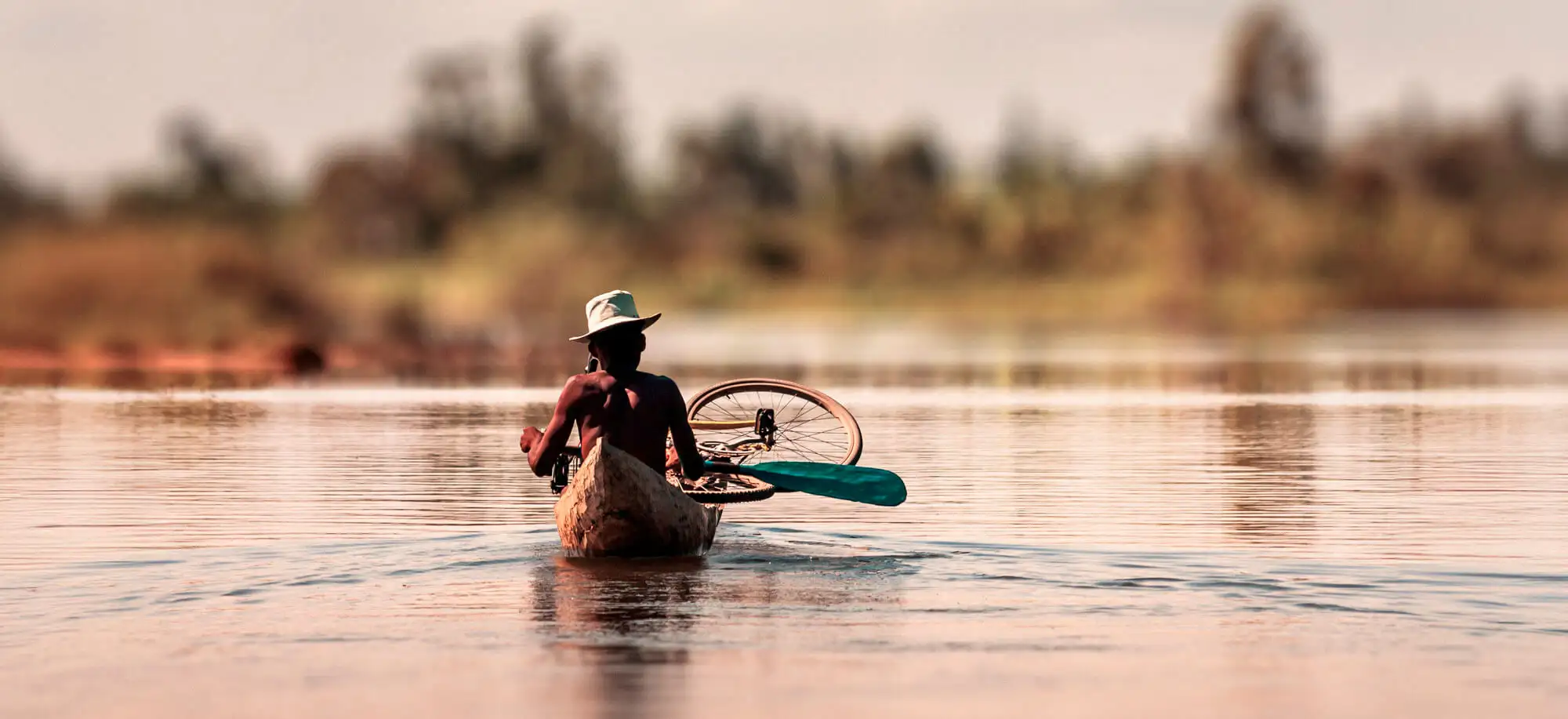 image-viajar-a-madagascar-canal-de-pangalanes-g-2.webp - Pangea Viajes