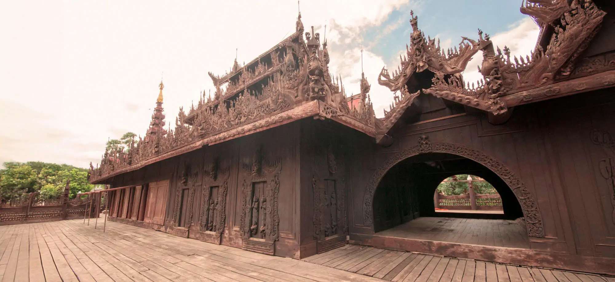 image-viajar-a-myanmar-monasterio-shwenandaw-g-1.webp - Pangea Viajes