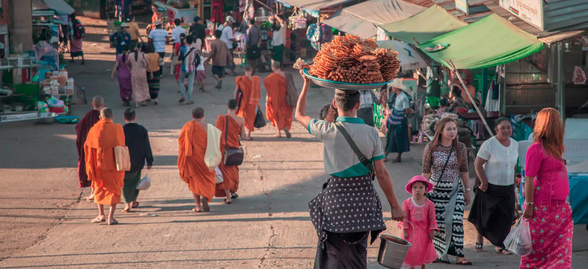 image-viajar-a-myanmar-pagoda-kyaiktiyo-g-1.webp - Pangea Viajes