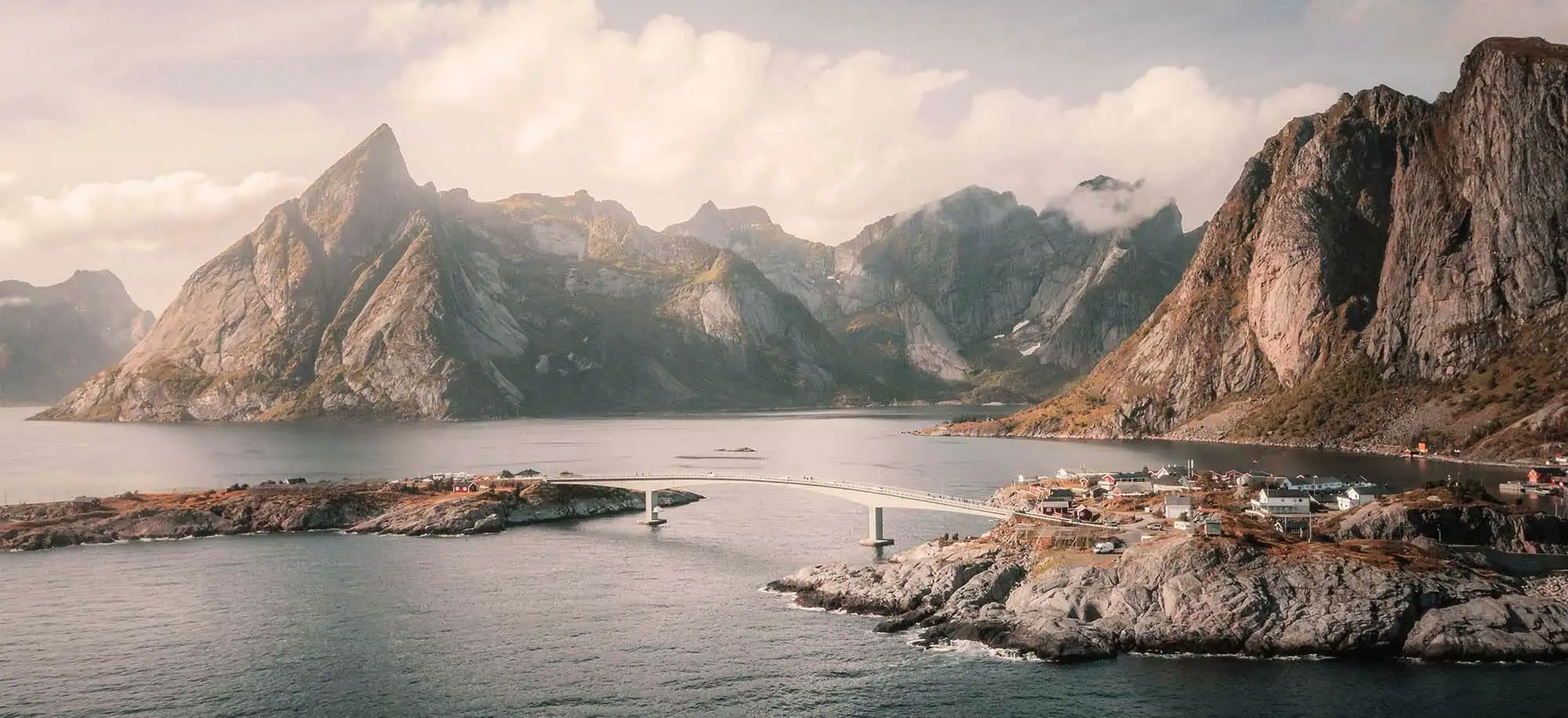 image-viajar-a-noruega-fiordos-noruegos-g1.webp - Pangea Viajes