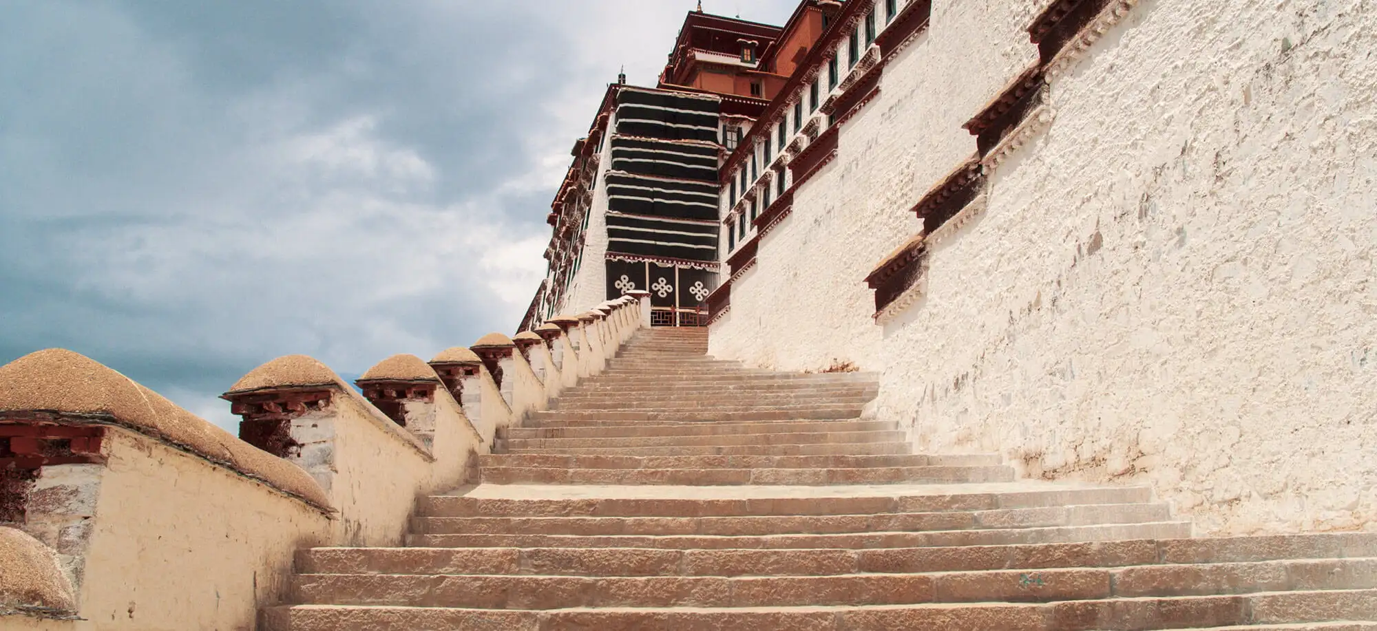 image-viajar-a-potala-g1.webp - Pangea Viajes