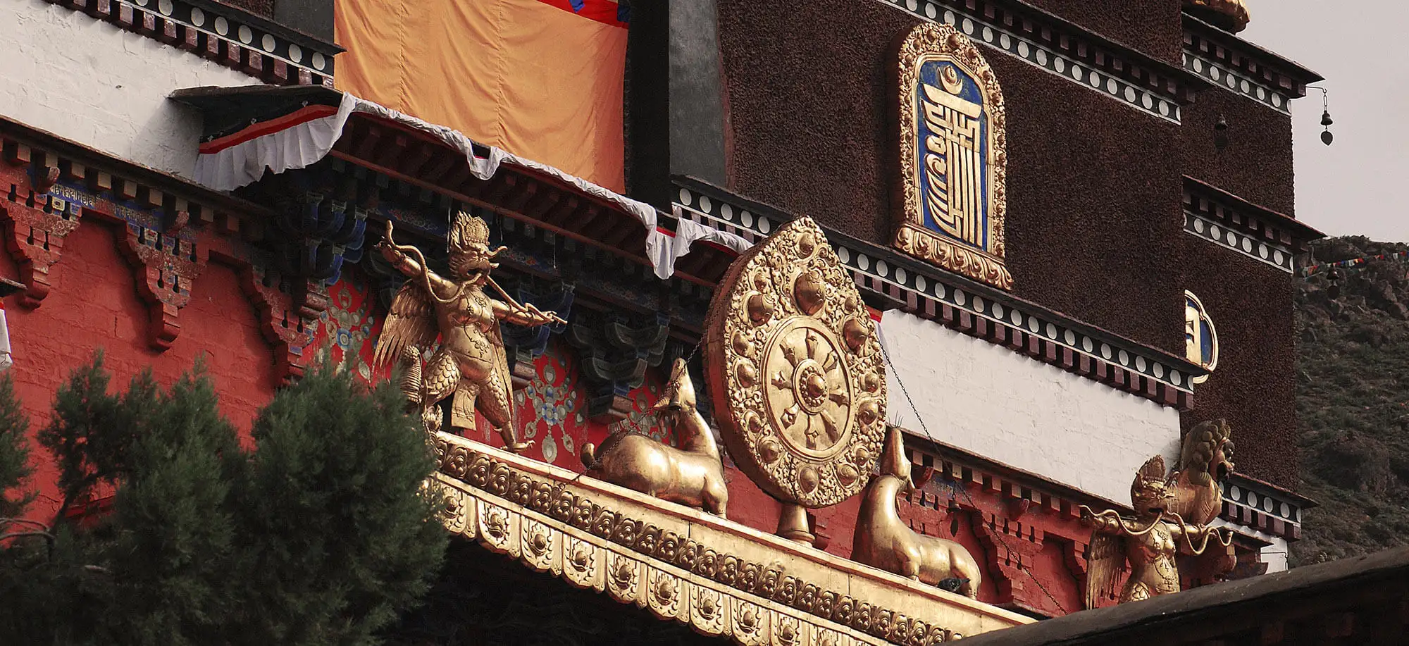 image-viajar-a-tibet-tashilumpo-g3.webp - Pangea Viajes