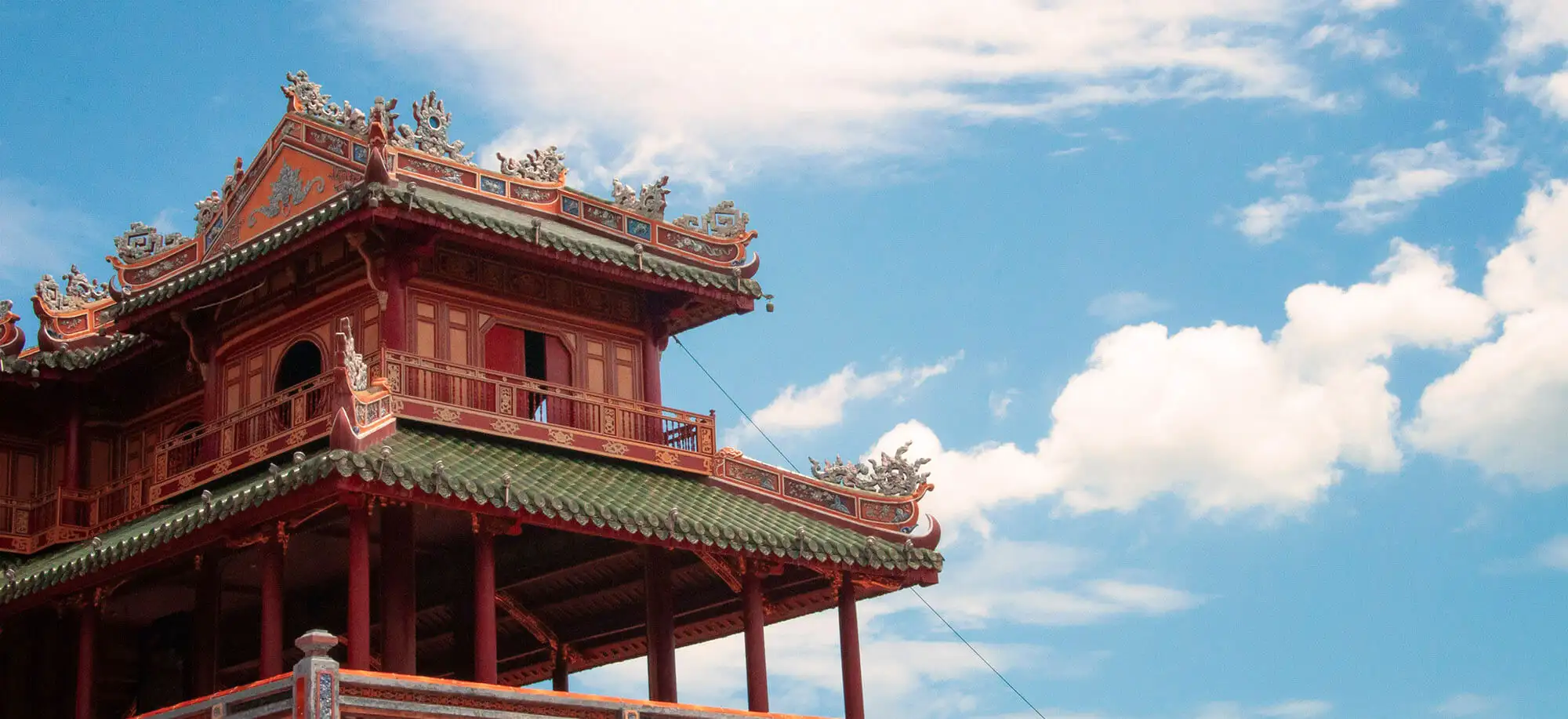 image-viajar-a-vietnam-ciudadela-imperial-de-hue-g1.webp - Pangea Viajes