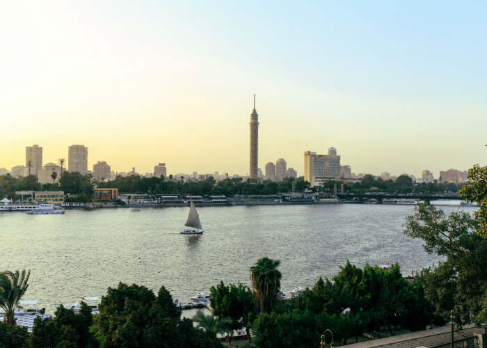 viaje-a-el-cairo-diferente-torre-atardecer