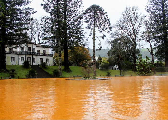 viaje-a-las-azores-furnas-aguas-termales