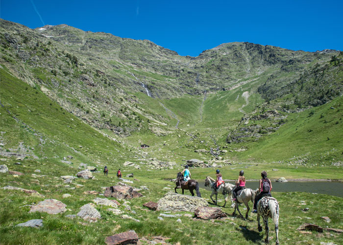 viaje-andorra-caballo-naturaleza