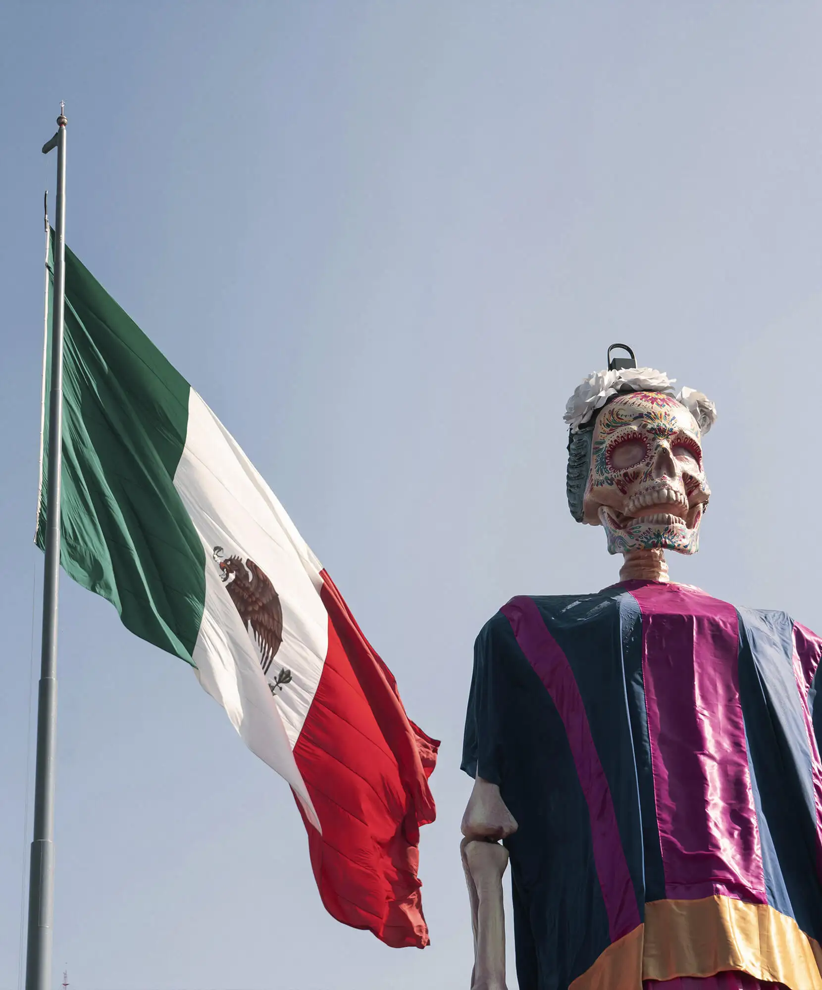 viaje-autor-bandera-mexico-celebracion.jpg - Pangea Viajes