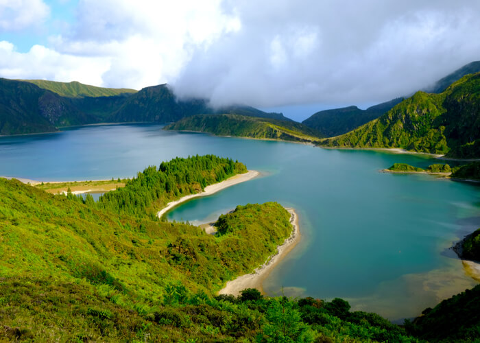 paisaje verde en las islas azores