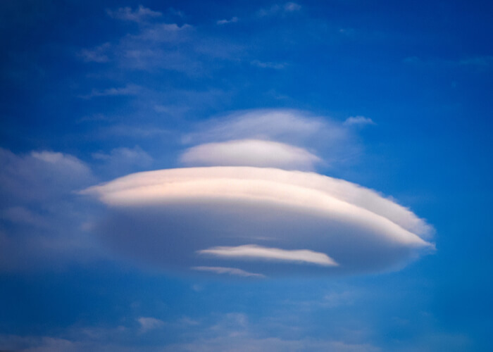 nube lenticular en las islas azores