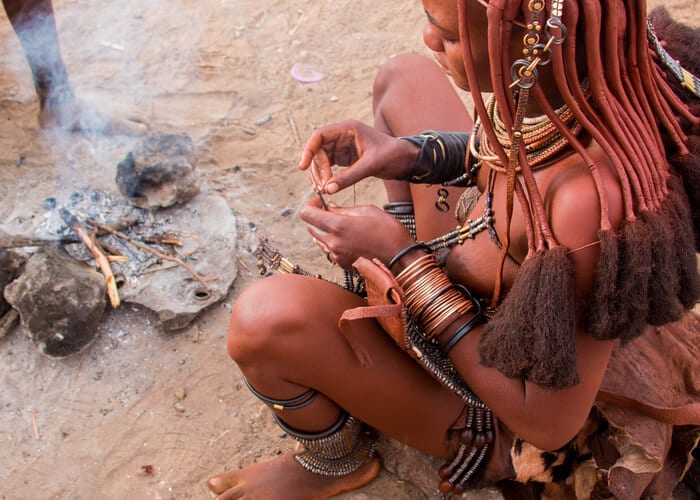 viaje-namibia-himba-tribu