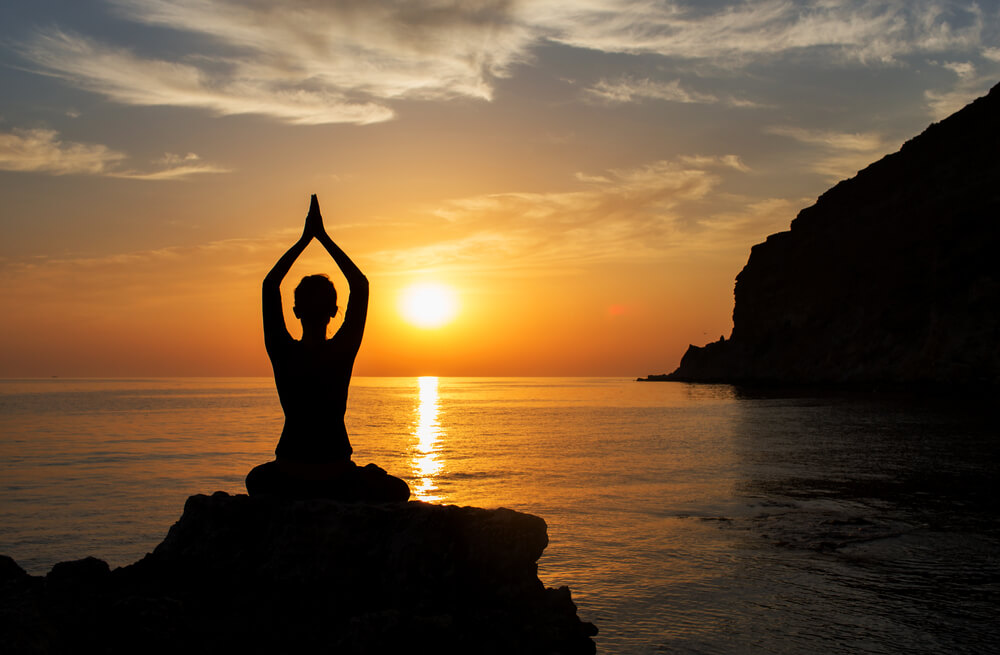 Viaje Yogui: 5 Motivos para saludar al sol en La India