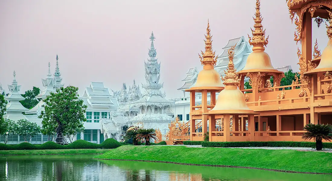 wat-rong-khun-color-blanco-oro.webp - Pangea Viajes